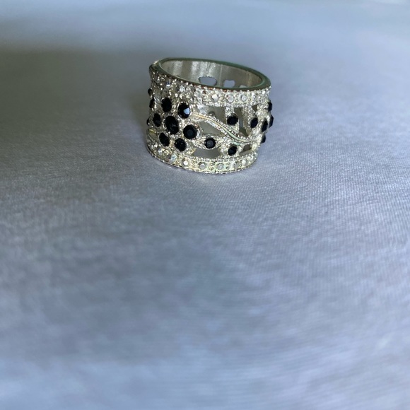 Ring - Picture 2 of 2
